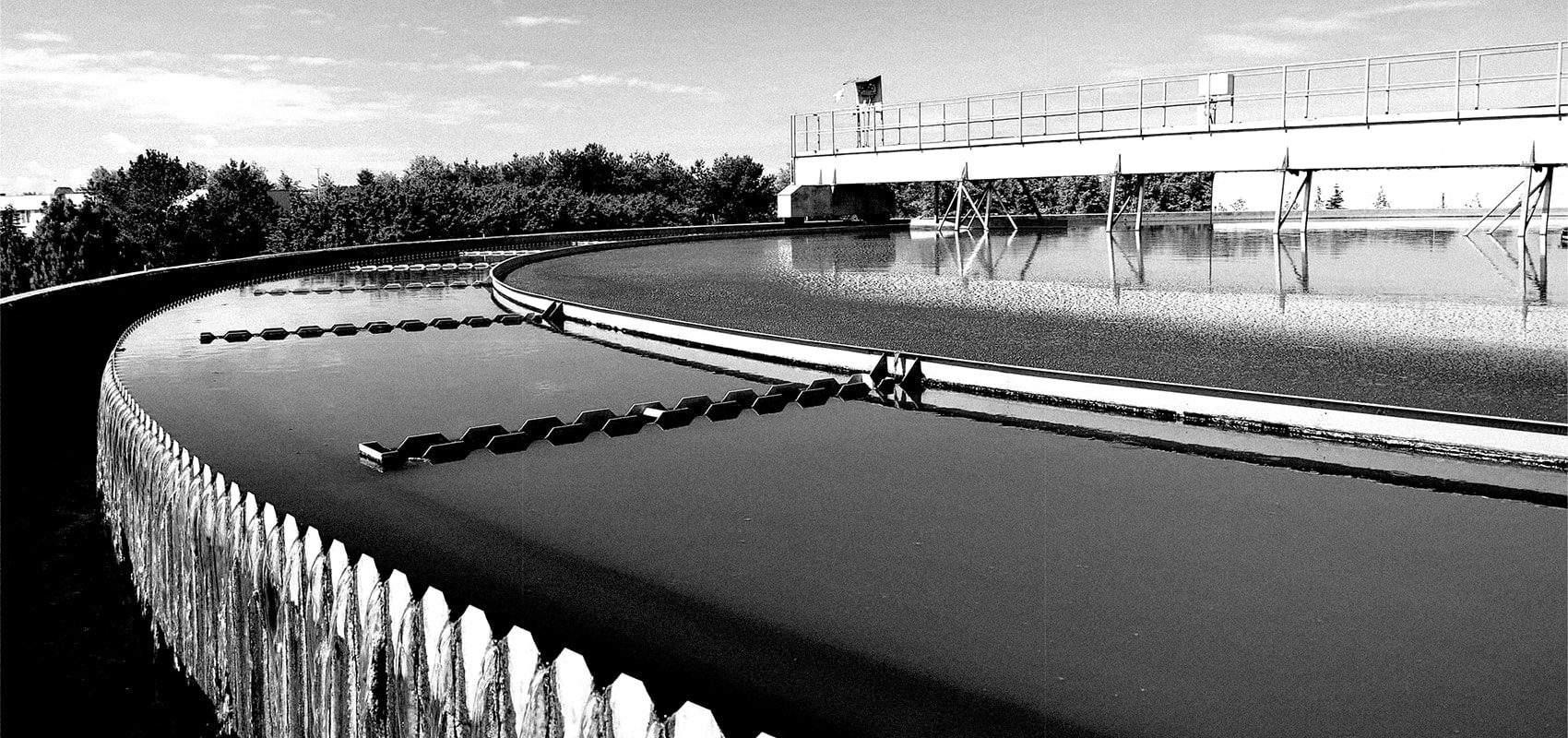 Depósito circular de tratamiento de agua